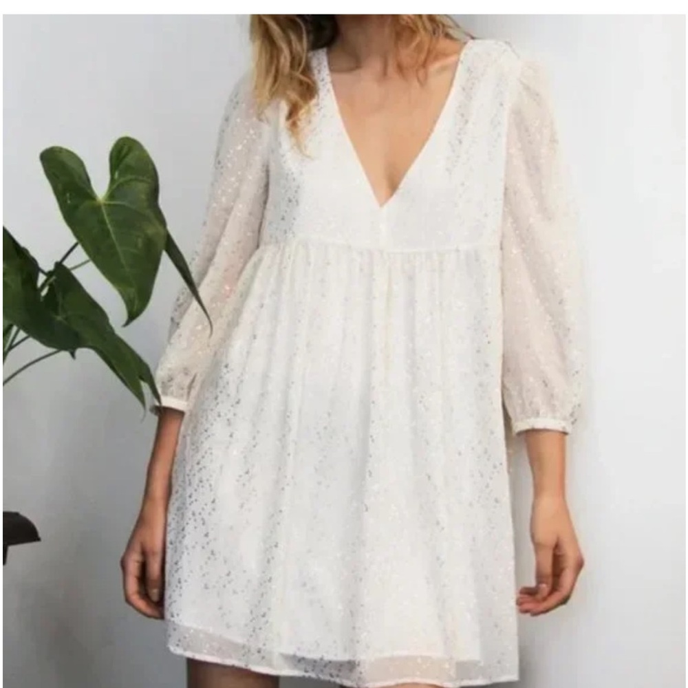 Aritzia Sunday Best JINX Babydoll dress in white/gold